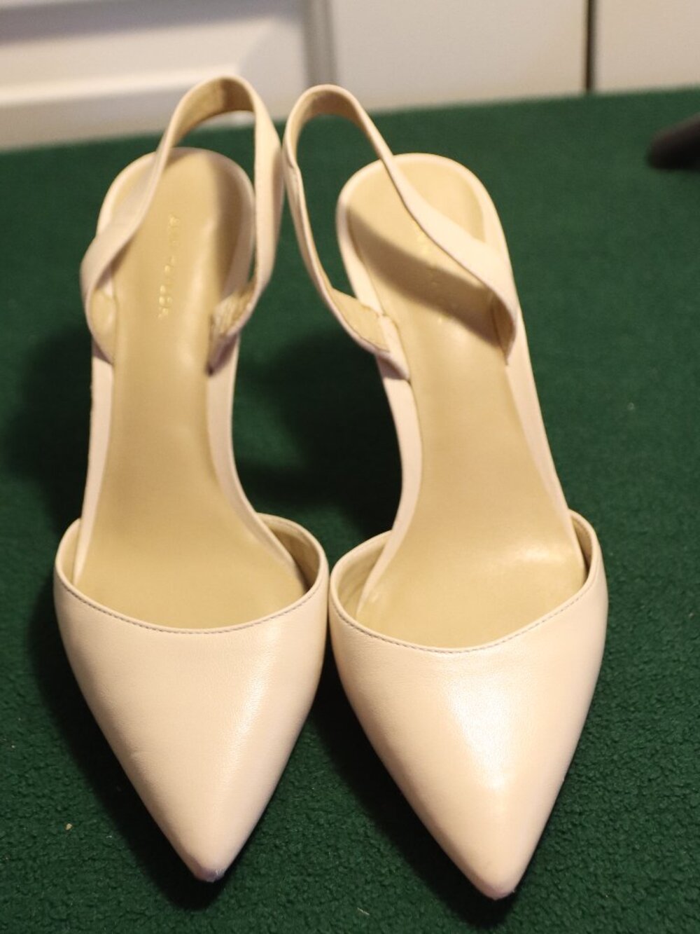 Ann Taylor Pointed Toe Slingback Leather Cream Colored Heels Size 8